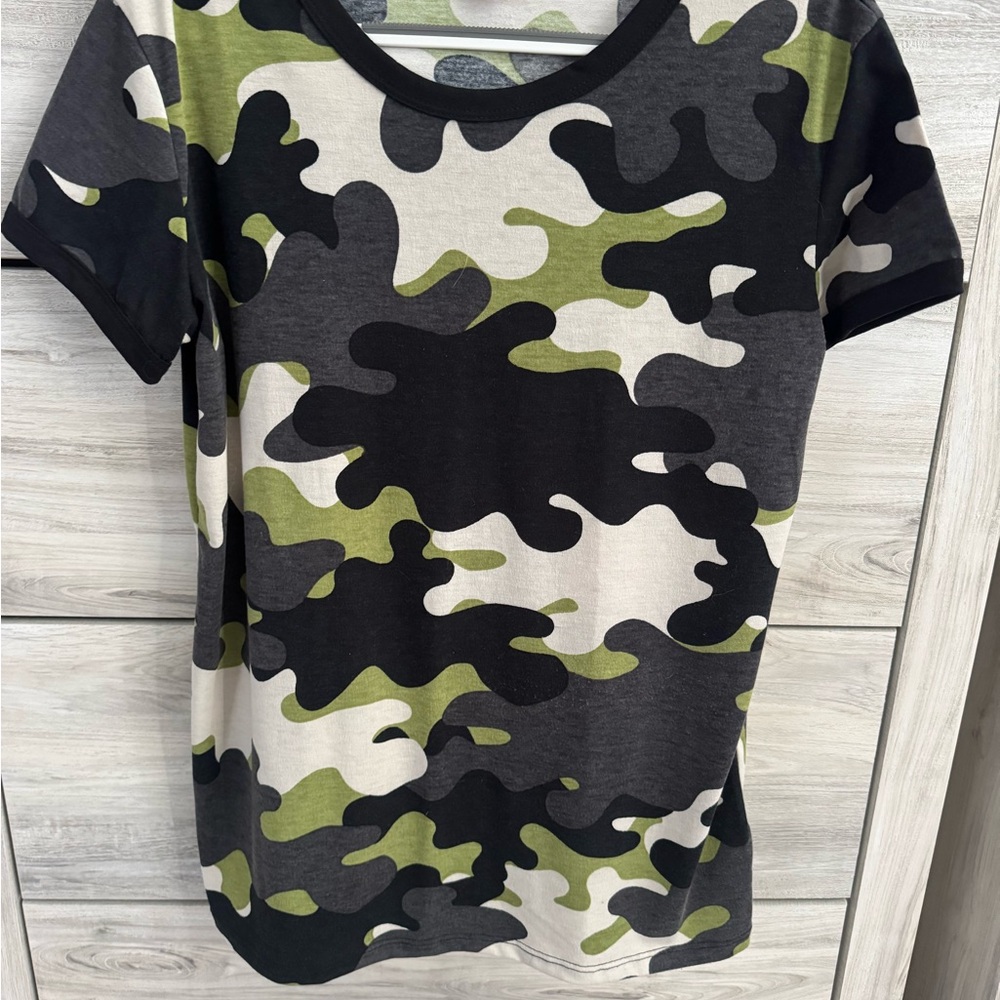 LuLaRoe Camouflage Short Sleeve Tee - Black, Green, Gray